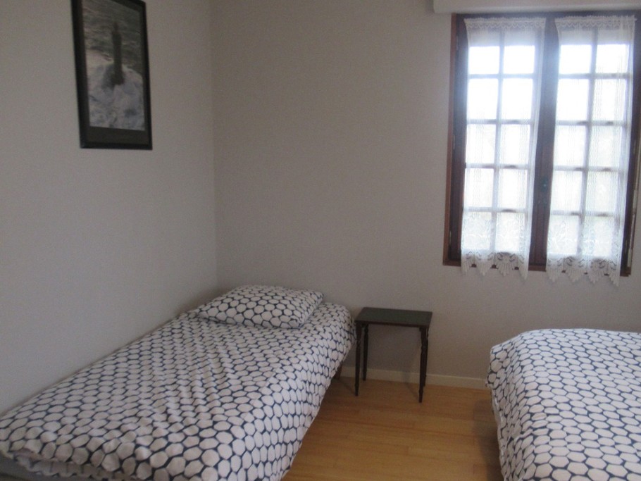 Chambre Lit Double et Lit Simple