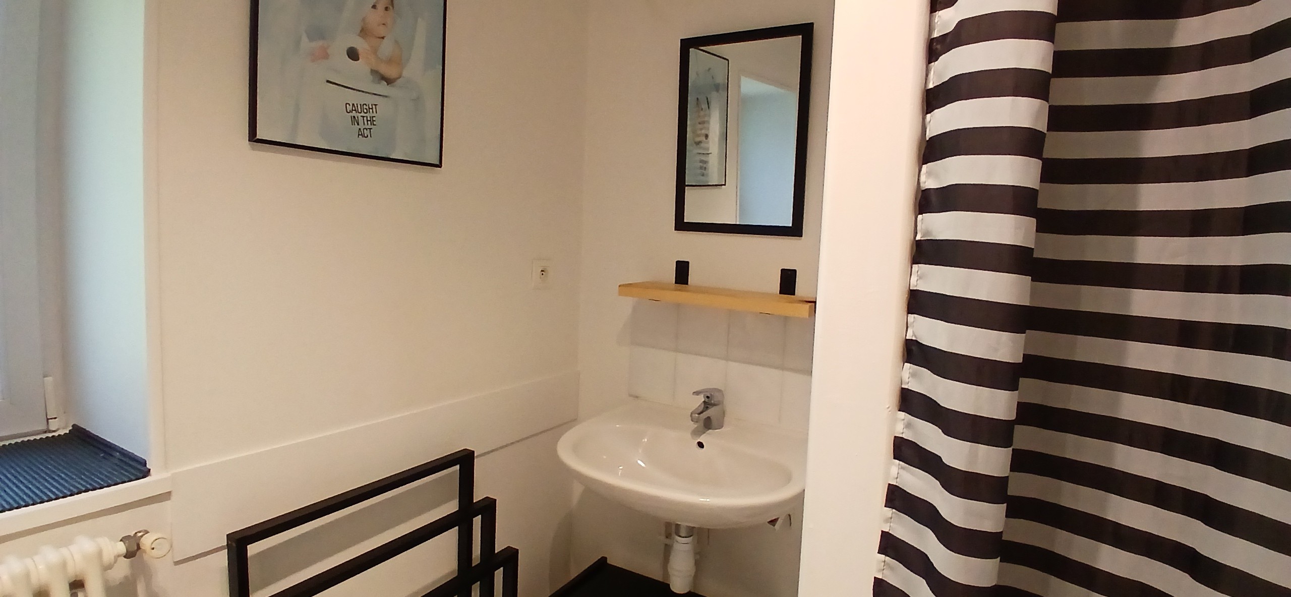 "Le Têtu" holiday cottage in Volvic: The bathroom