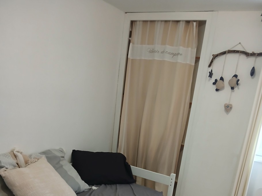 Room with 2 single beds (90cm)