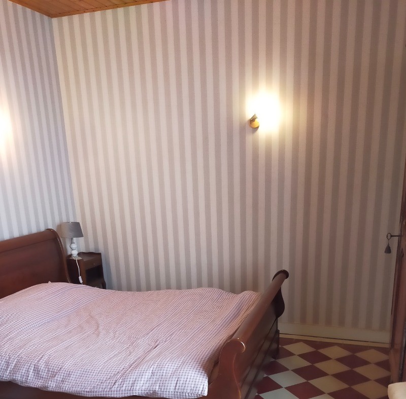 Chambre 3 à l'étage (rez-de-chaussée), avec un lit en 140