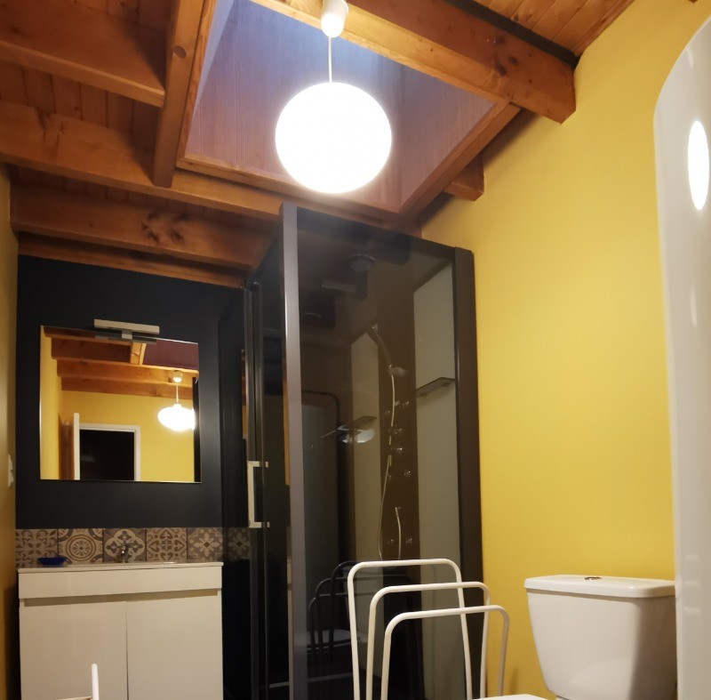 Etage: salle d'eau - WC