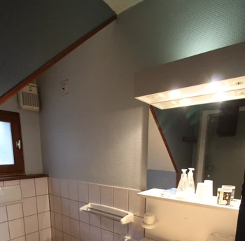 Salle d'eau attenante - Chambre d'hôtes l'An XII - Prairial