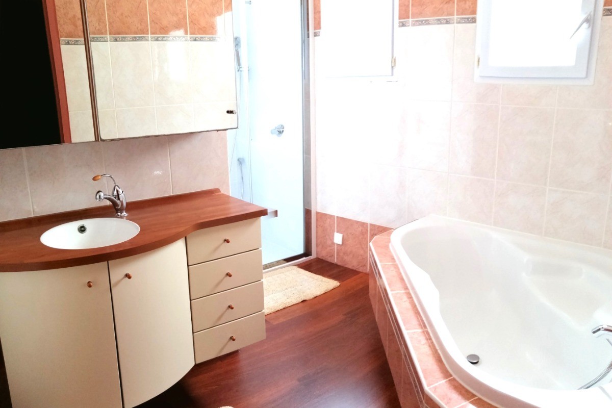 Salle de bain attenante _ Villa Nature au Soleil