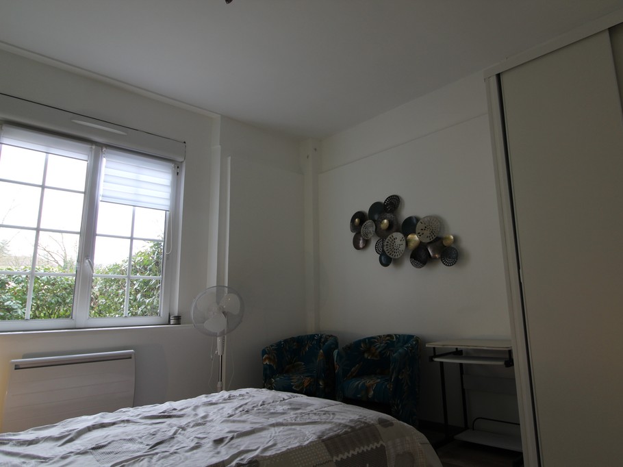 Grande chambre - Appartement F1 RDC