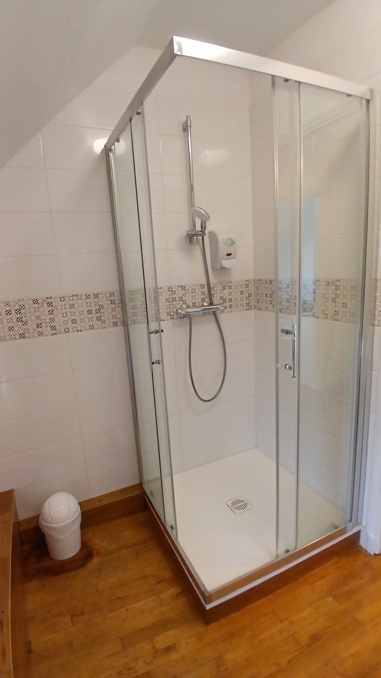 Douche du 2ème étage