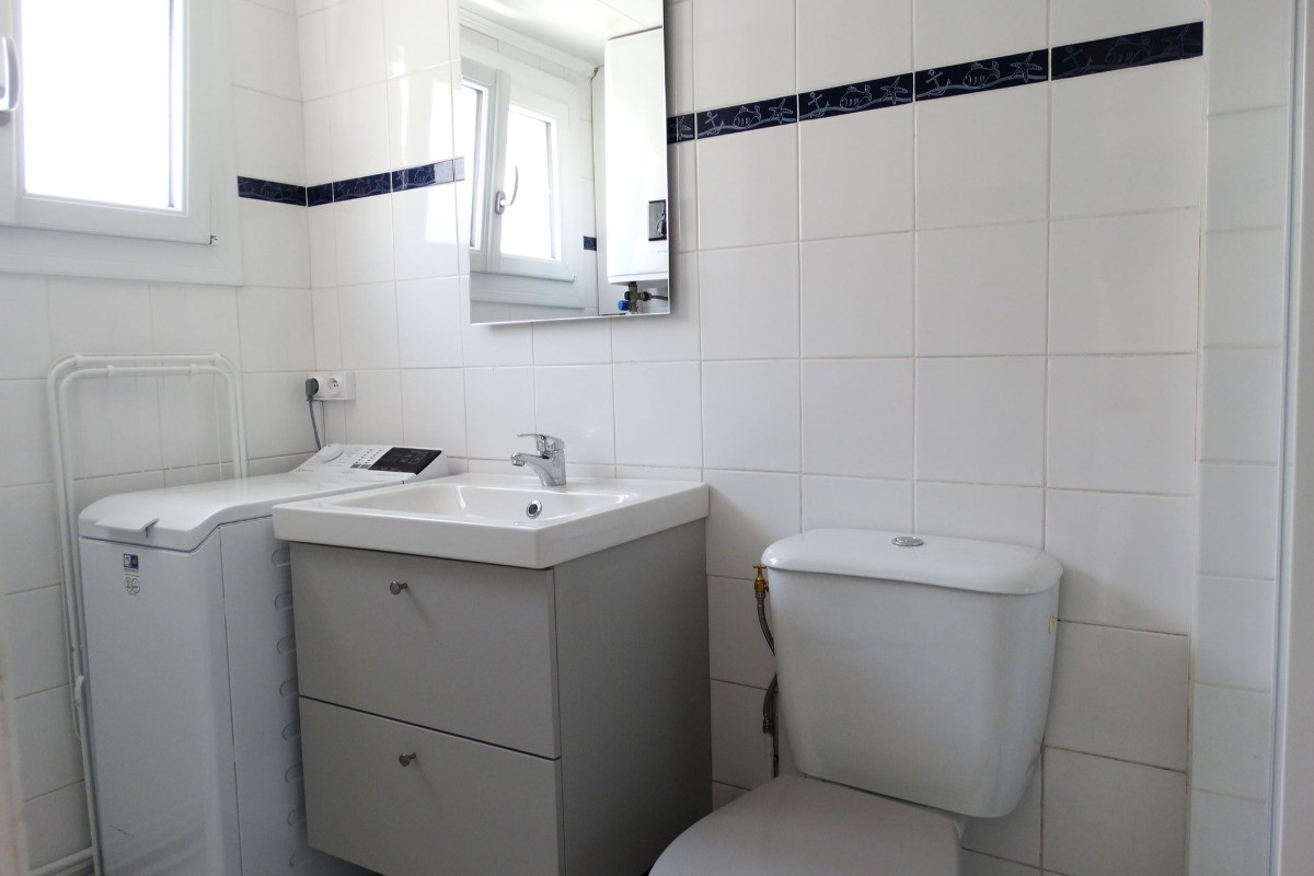 2ème salle d'eau au rez-de-chaussée