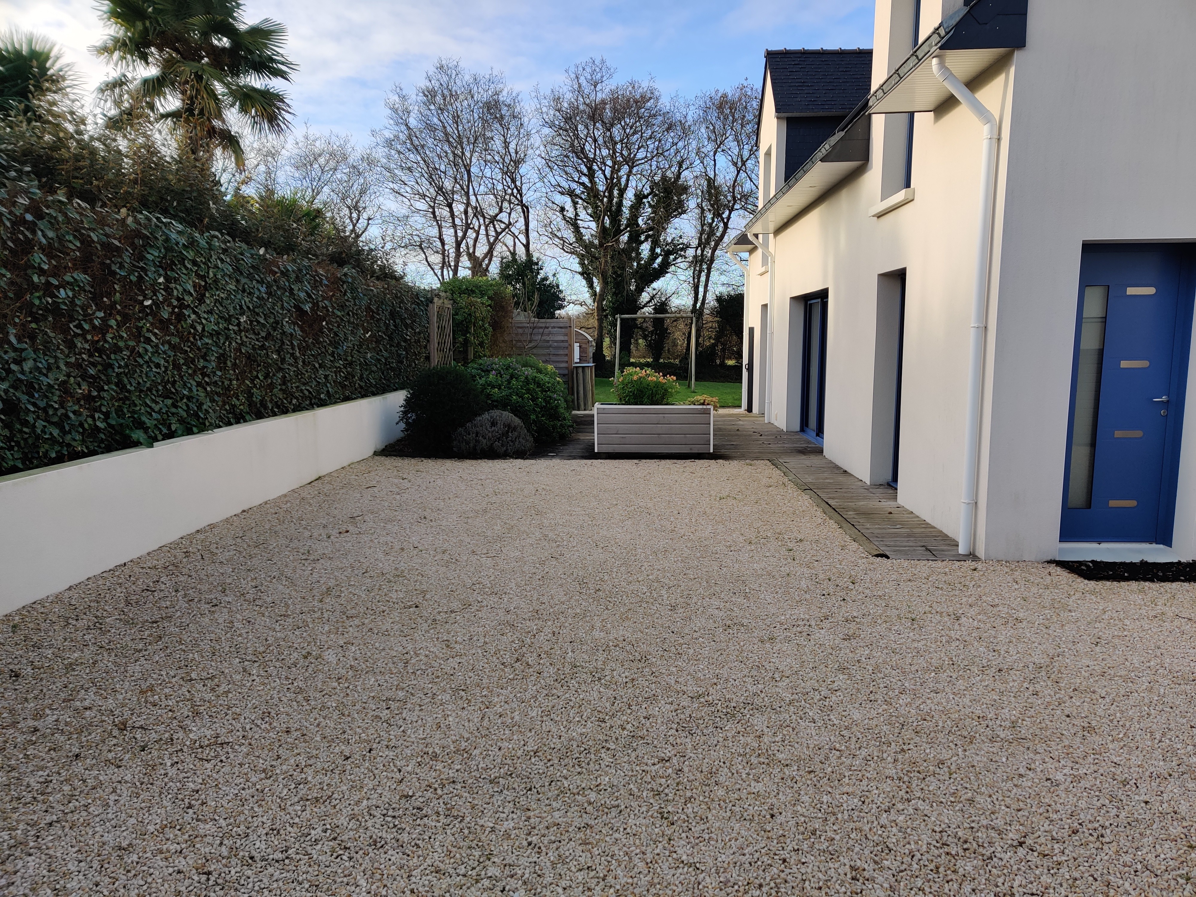 Entrée terrasse et jardin