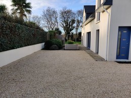 Entrée terrasse et jardin