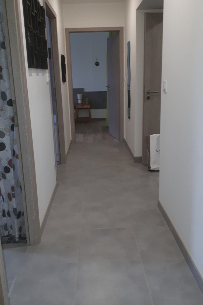 Couloir entre SDB et Chambre N°2 N°3 - Gîte l'Atelier de plain de pied, Gérardmer