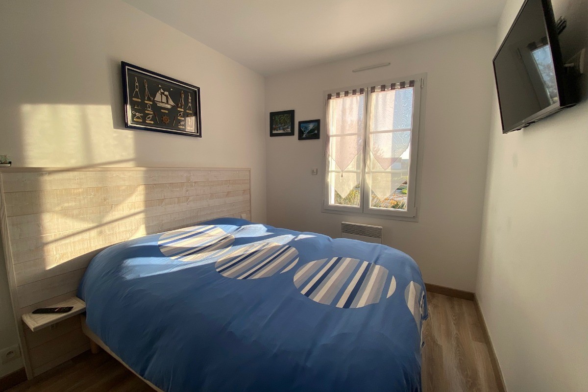 Chambre avec un lit en 160