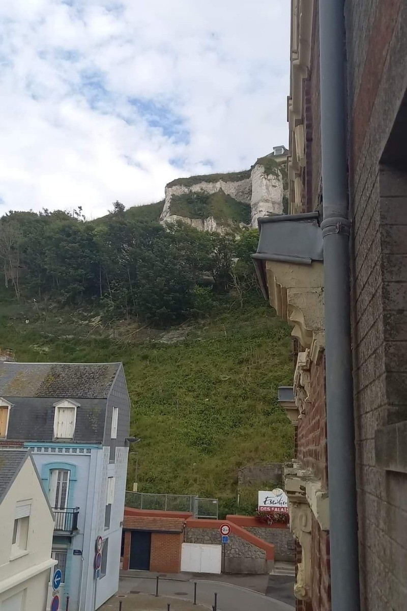 Vue du balcon, les falaises