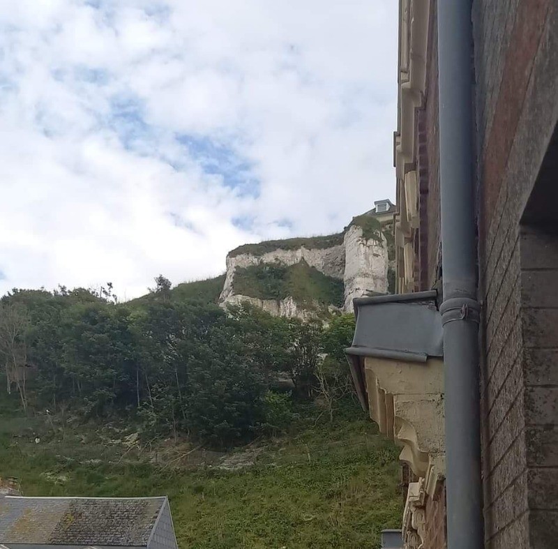 Vue du balcon, les falaises