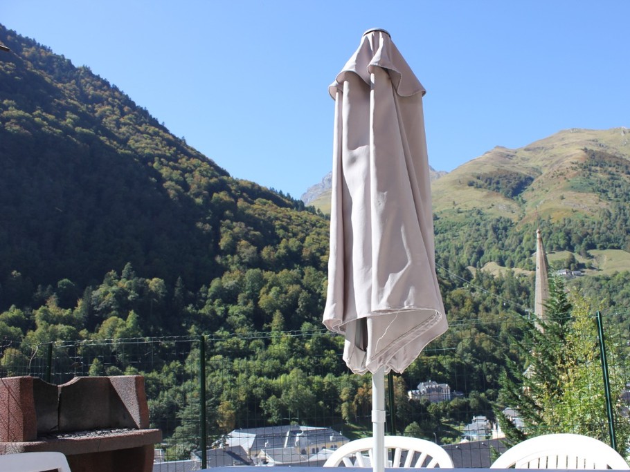 Vu panoramique, depuis le jardin du gîte