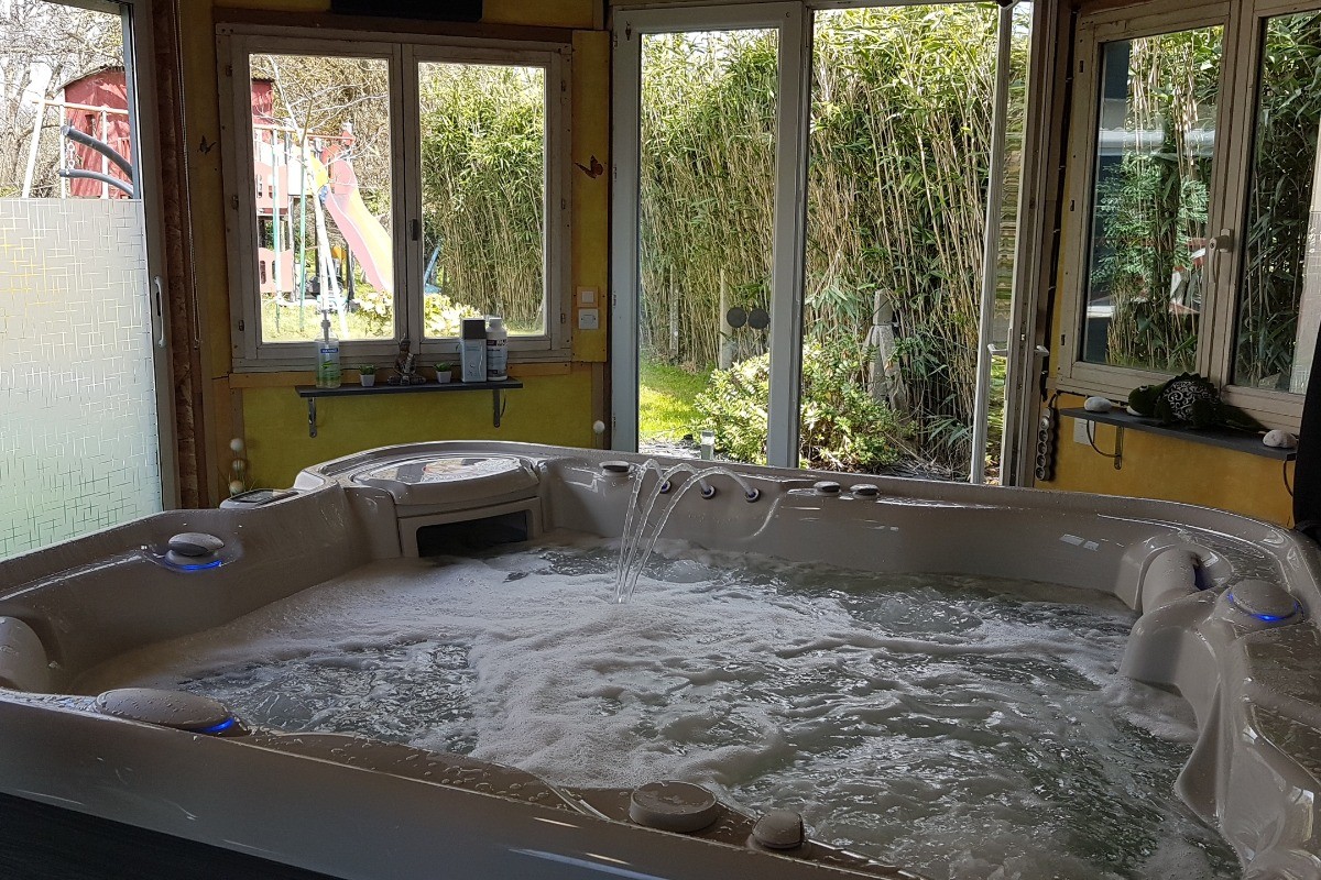 Option "Sport et Spa" : Le jacuzzi - Chalet Le Triskell de la Baie