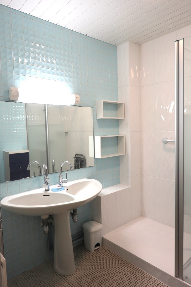 Salle de bain, lavabo à double vasque