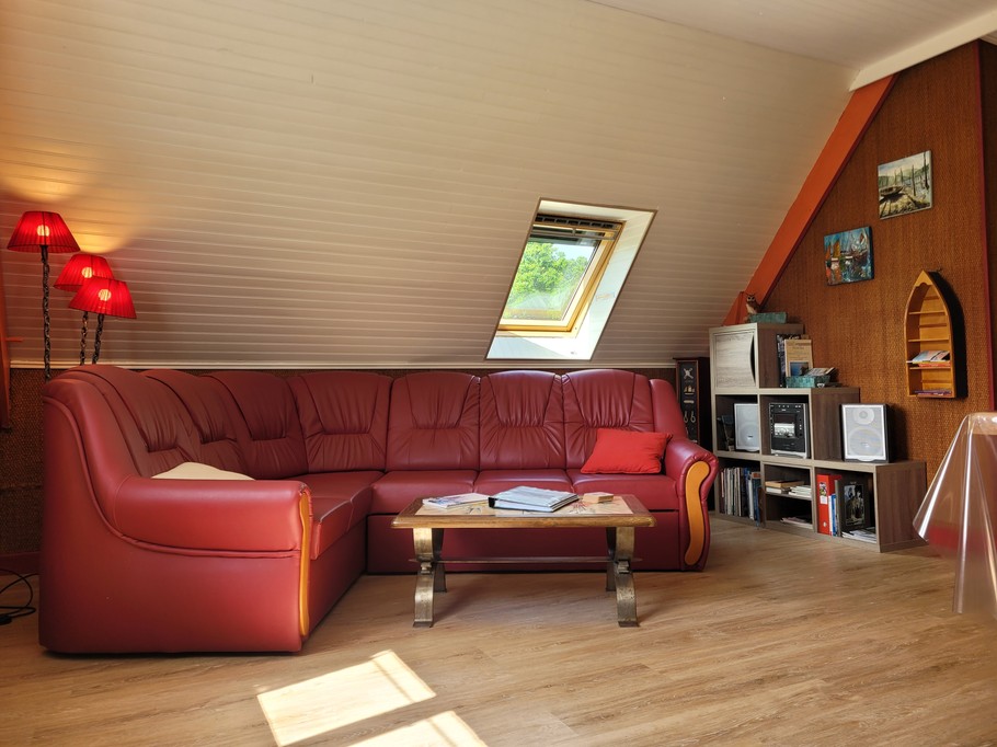 Location de vacances Paimpol, Clévacances, pièce de vie avec salon, table à manger