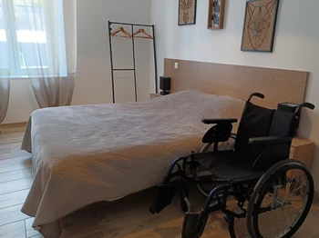 Chambre accès fauteuil - Gîte l'Atelier de plain de pied, Gérardmer