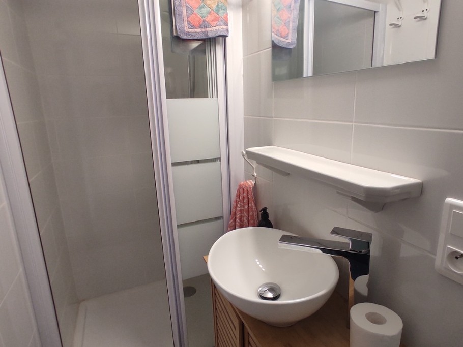 La Treille - location de vacances à la campagne pour 2 personnes - la salle d'eau