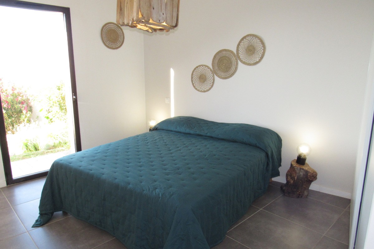 chambre 3 avec lit 160 donnant sur terrasse