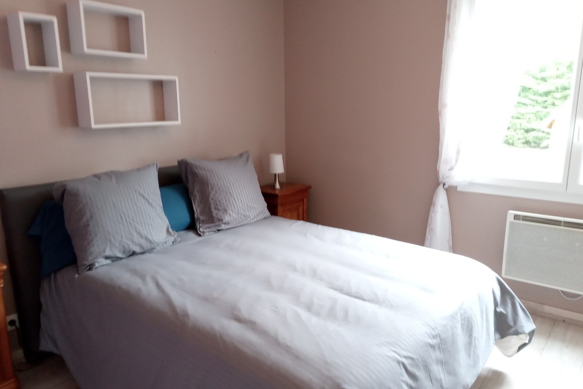 chambre grand lit rez dz chaussée