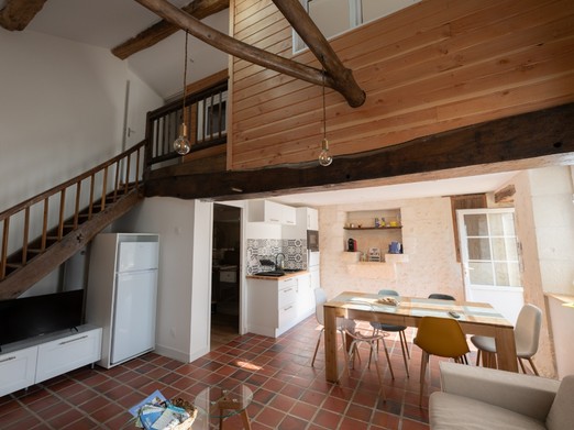 Les Coteaux de Pilauzin, gîte Erable,vue sur étage, Charente maritime