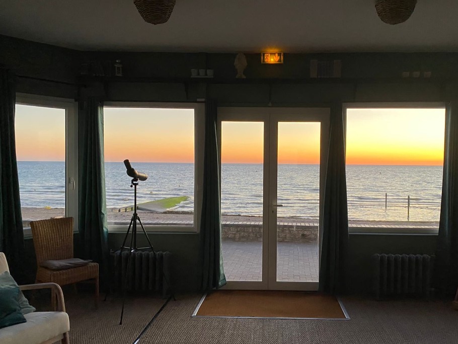 Vue sur coucher et lever de soleil