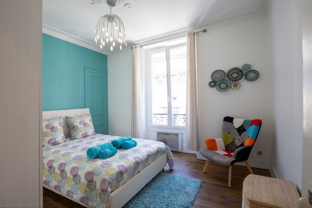 chambre indépendante lit double