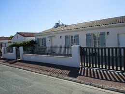 Façade du gite du Fief de La Volette, près de Royan en Charente maritime