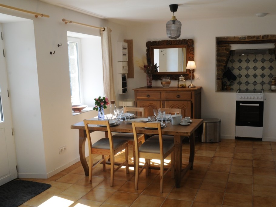 GALLET-SERRA location de vacances, Lanrodec, Clévacances, la pièce de vie avec salon séjour et cuisine