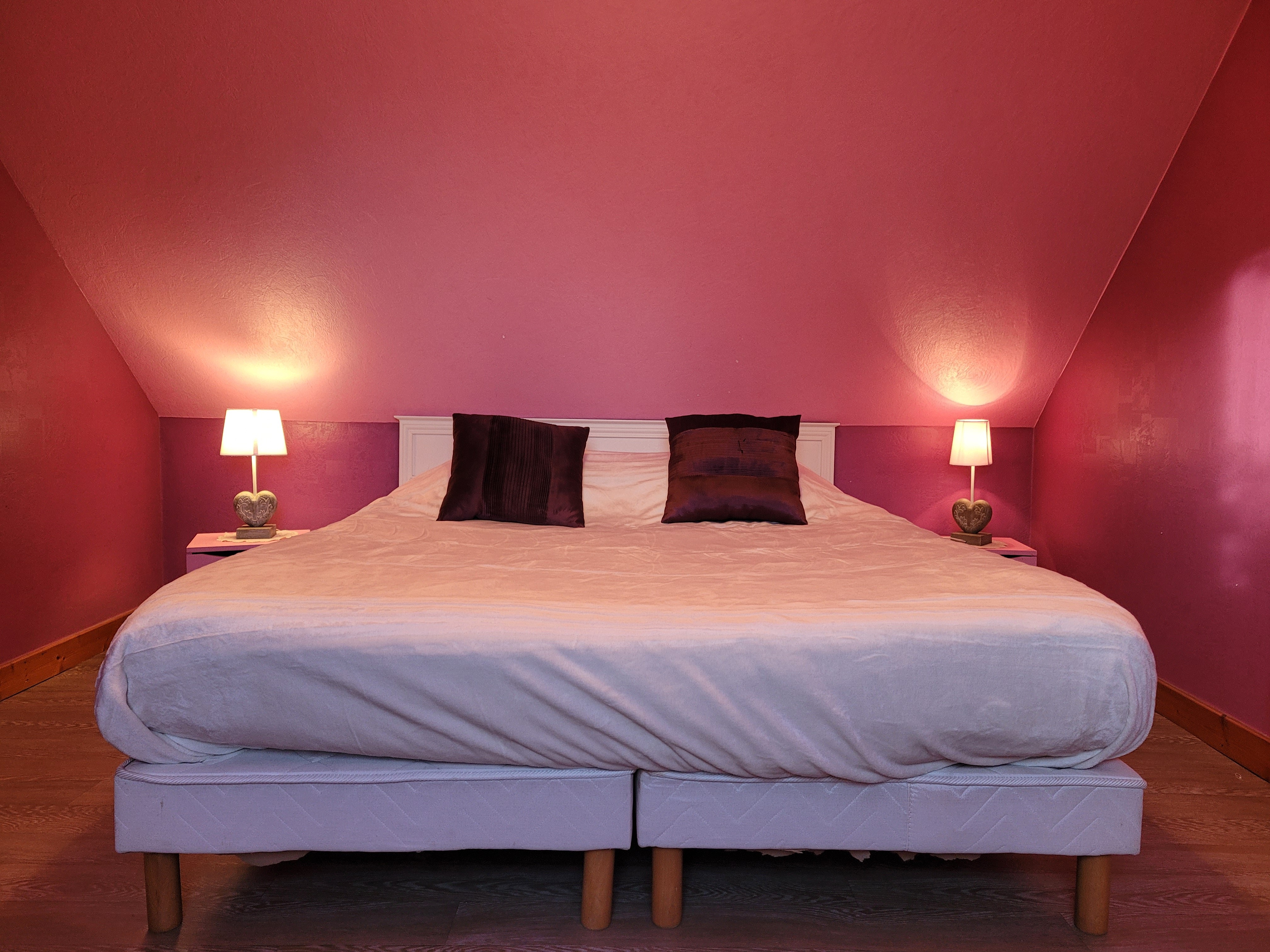 Le Grand location de vacances, Pléhedel, chambre étage avec lit double