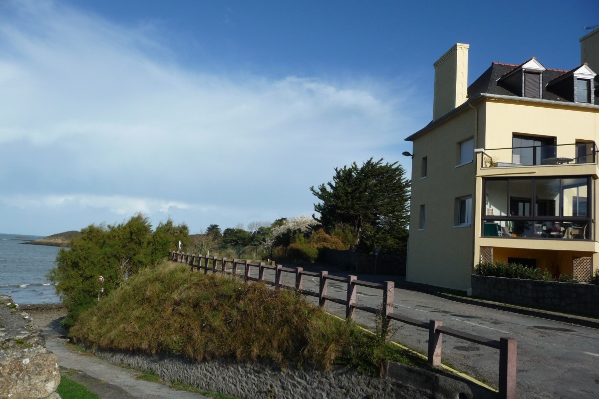 Appartement (véranda) et descente à la plage