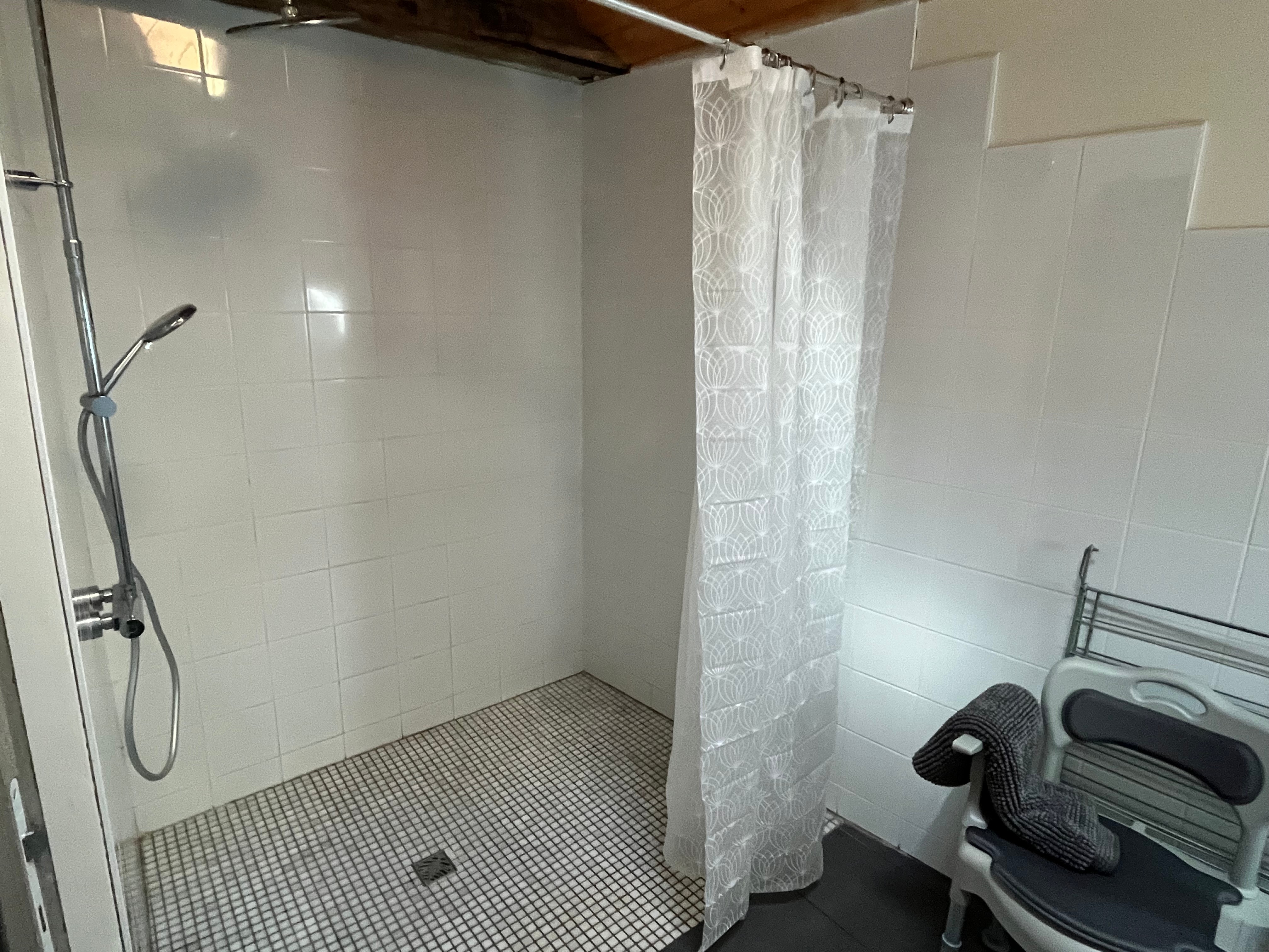 SALLE DE BAIN -PMR