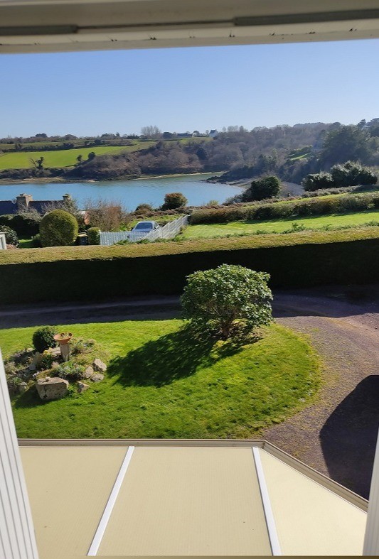 Clévacances - VILLA POUR 6 PERSONNES - VUE MER  - 5 MINUTES D'UN SITE MAGNIFIQUE - LANMODEZ