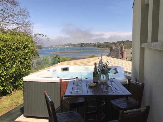 Spa vue mer et son coin bar