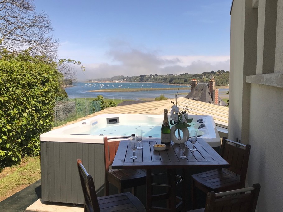 Spa vue mer et son coin bar