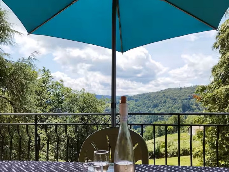 "Chez Cécile" - Olliergues - Terrasse