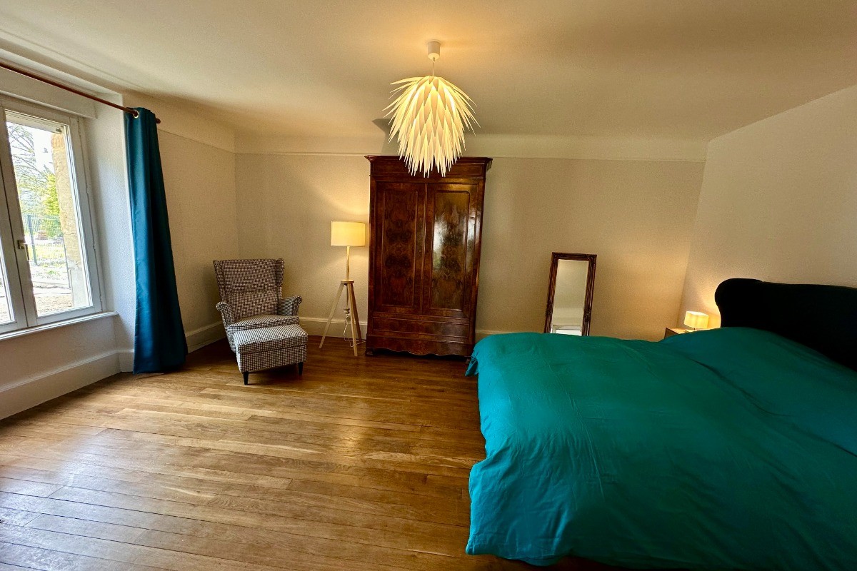 Chambre spacieuse - Banda - Château Viéndal
