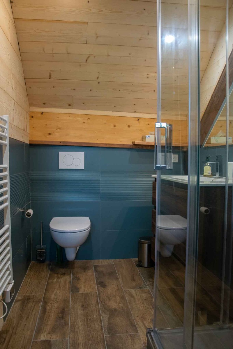 Salle d'eau et WC à l'étage