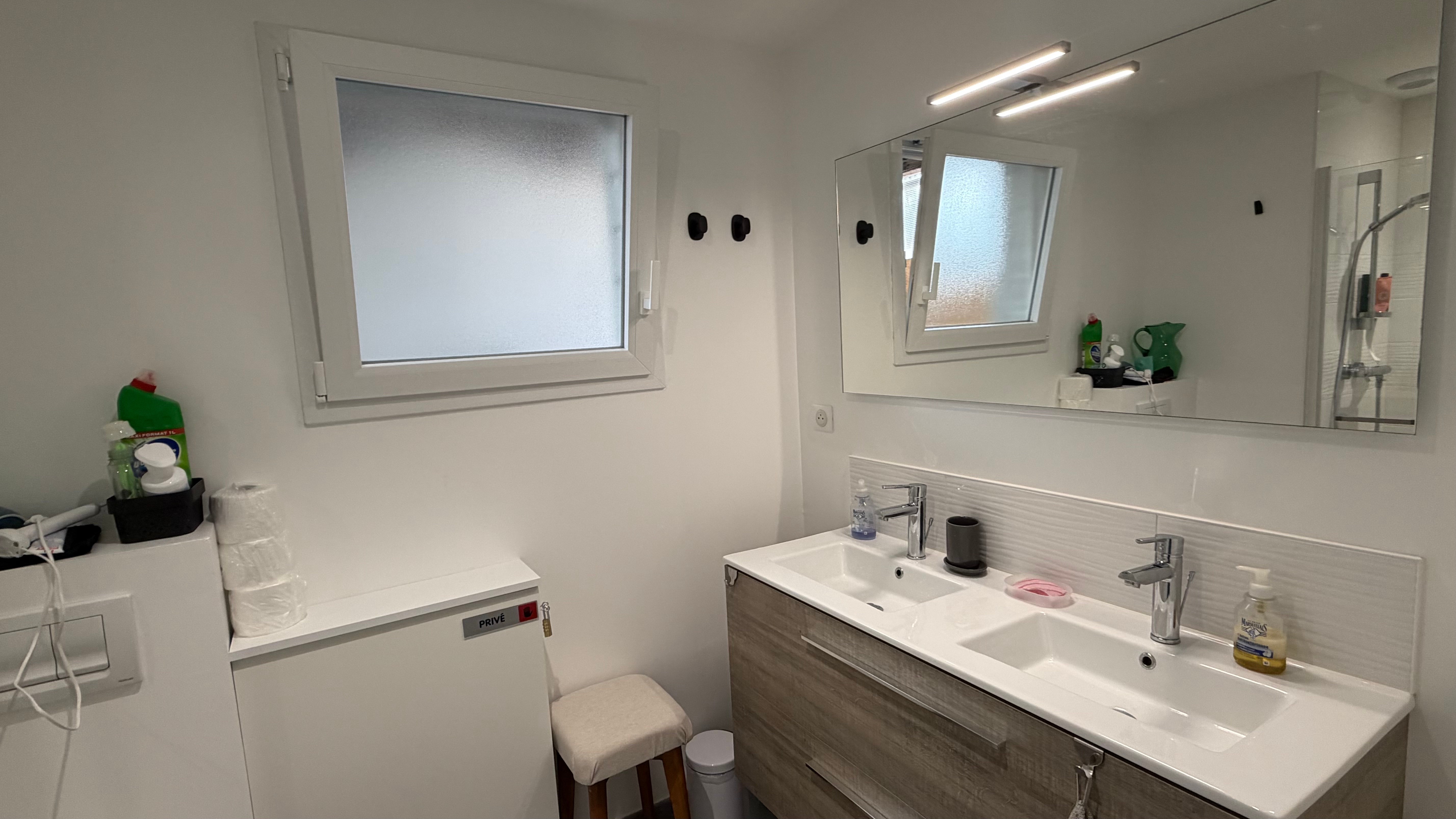 bathroom vanity unit