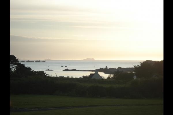 LASBLEIZ Location Plougrescant - vue mer