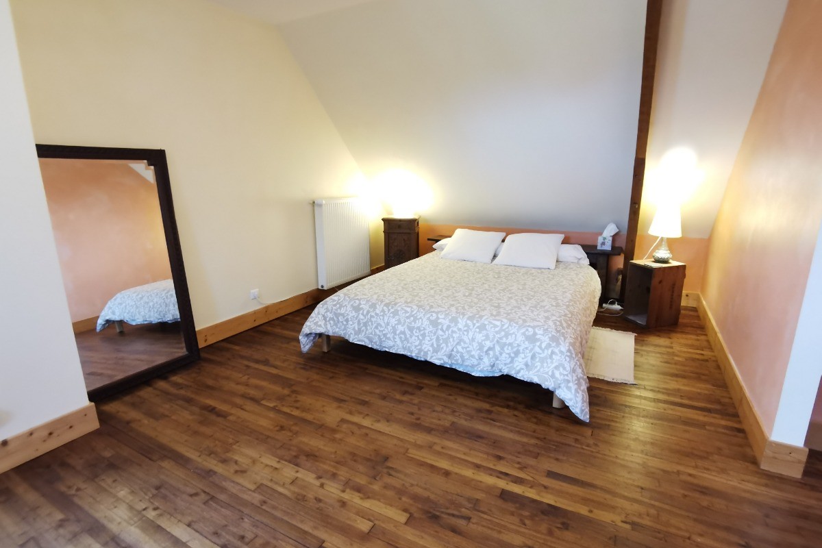 Un lit de 160x200 dans ce magnifique espace