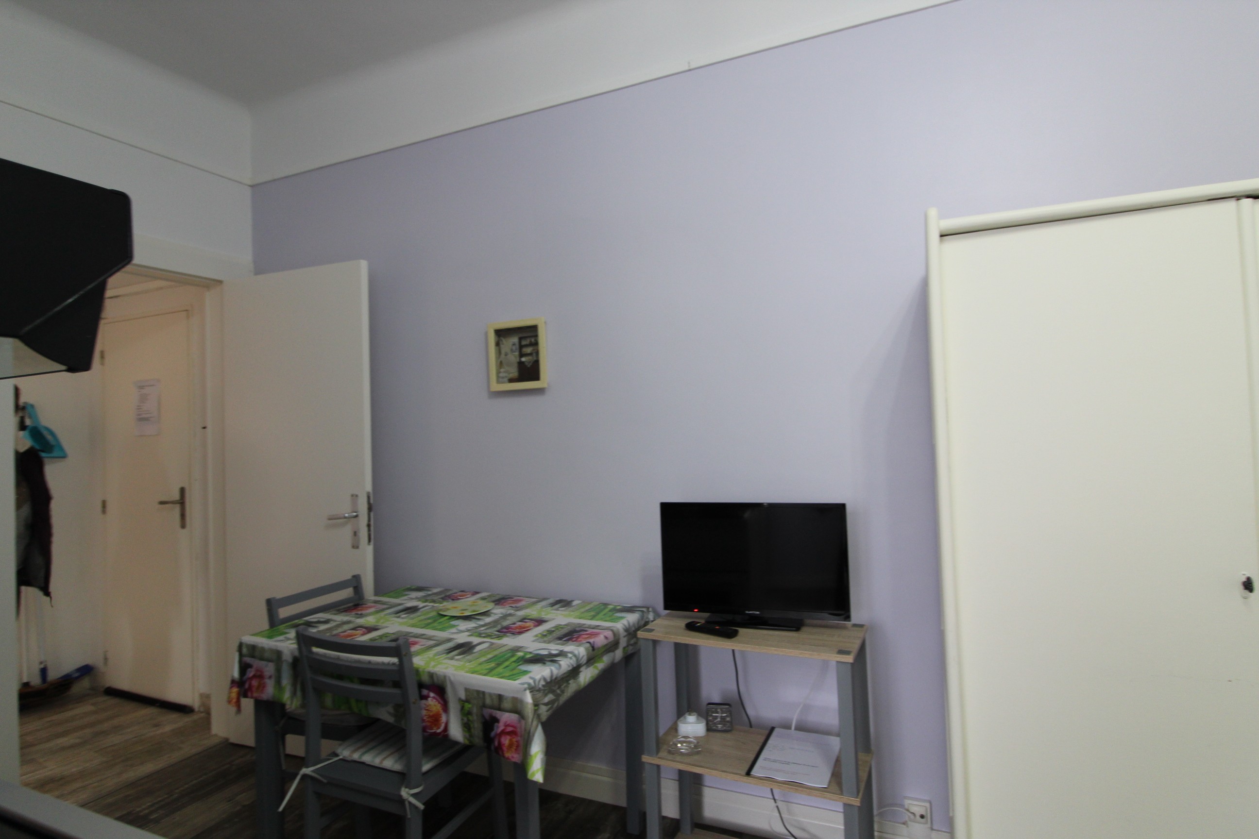 Espace repas - Studio RDC côté jardin