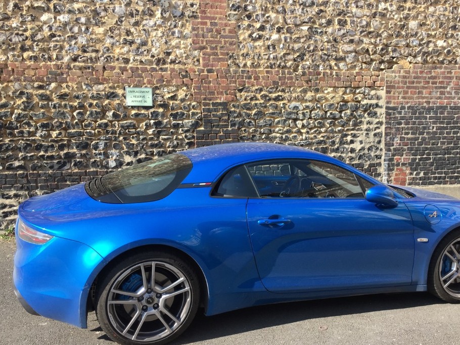 Place de parking privative et sécurisée