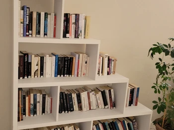 Côté bibliothèque