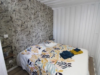 Chambre lit 160 - Gîte Timéo Container Maritime à Bains-les-Bains