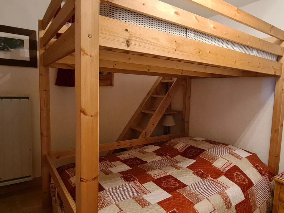 Chambre avec lits superposés