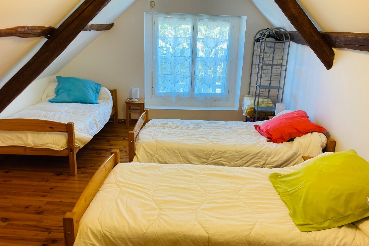 Etage - Chambre avec 3 lits simples