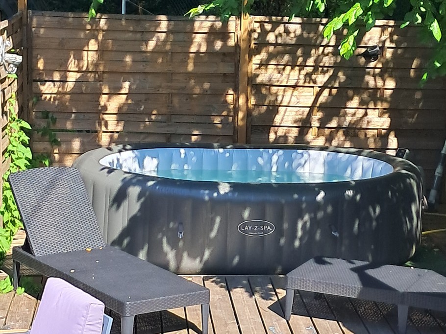 Terrasse, jacuzzi privé - Appartement tout confort avec jacuzzi à Plainfaing