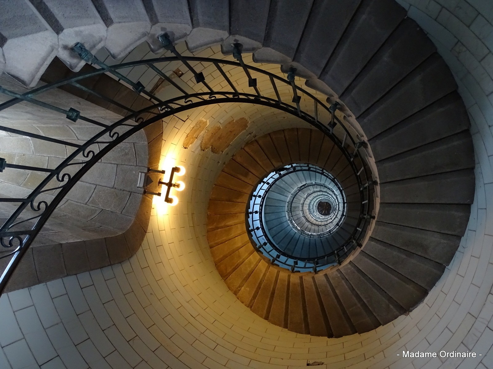 the 307 steps of the Echmühl lighthouse in Penmarc'h