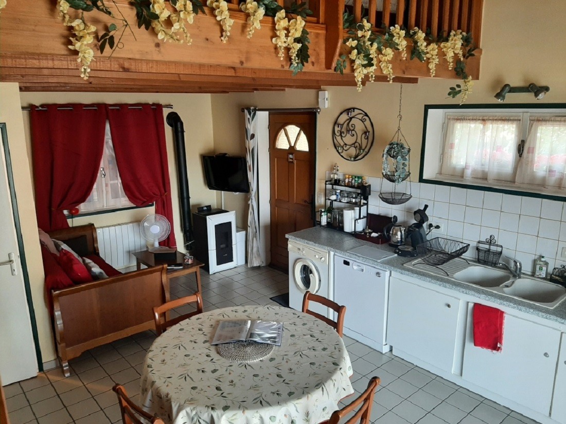 "La Petite Eau" holiday cottage in Charbonnier-les-Mines, near Issoire, Puy-de-Dôme: Living room